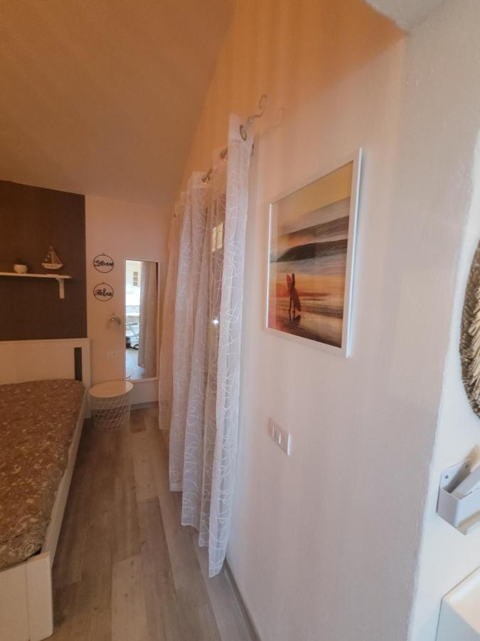 Surf House Mirice Apartment Vignola Mare ภายนอก รูปภาพ