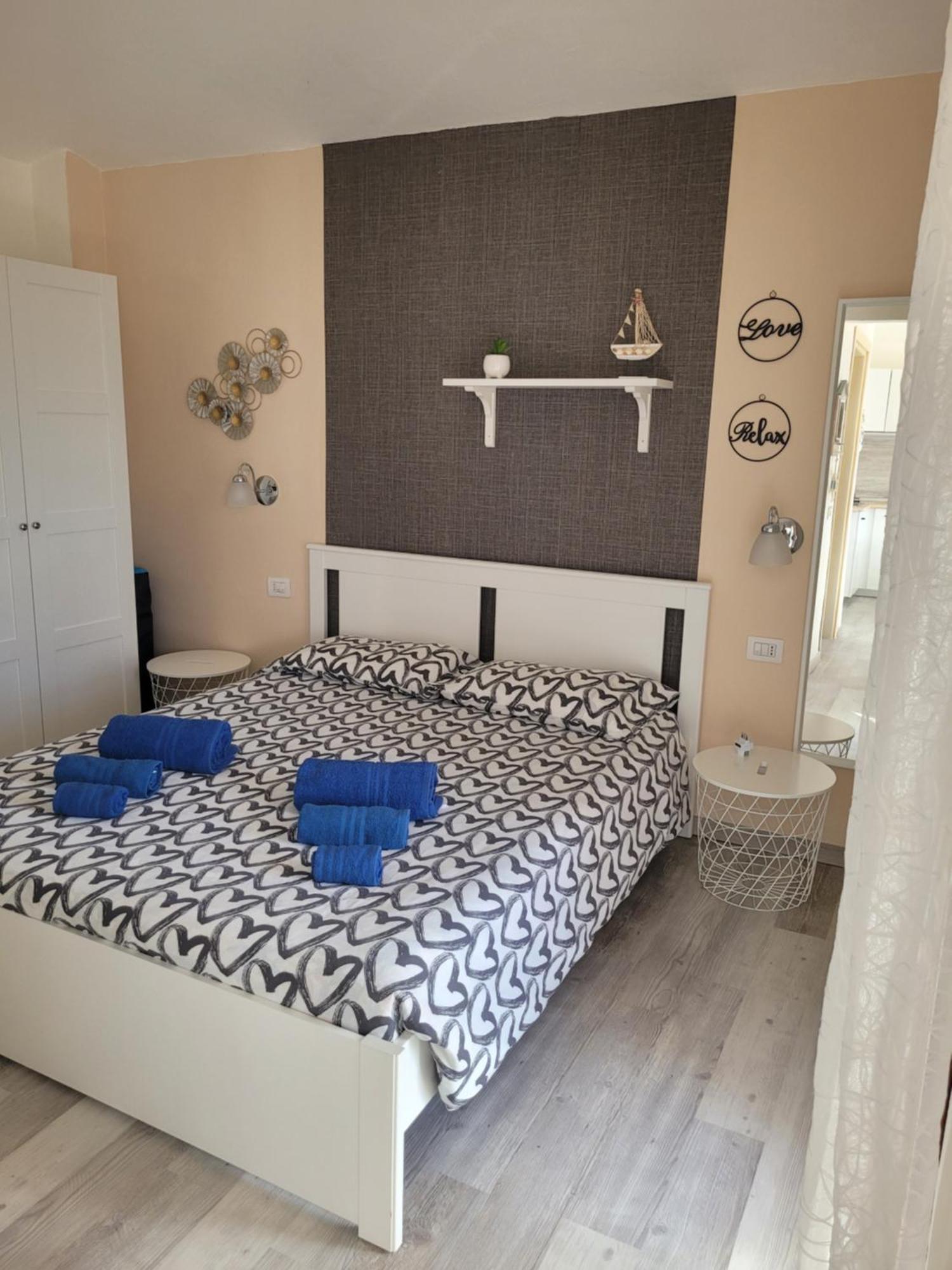 Surf House Mirice Apartment Vignola Mare ภายนอก รูปภาพ
