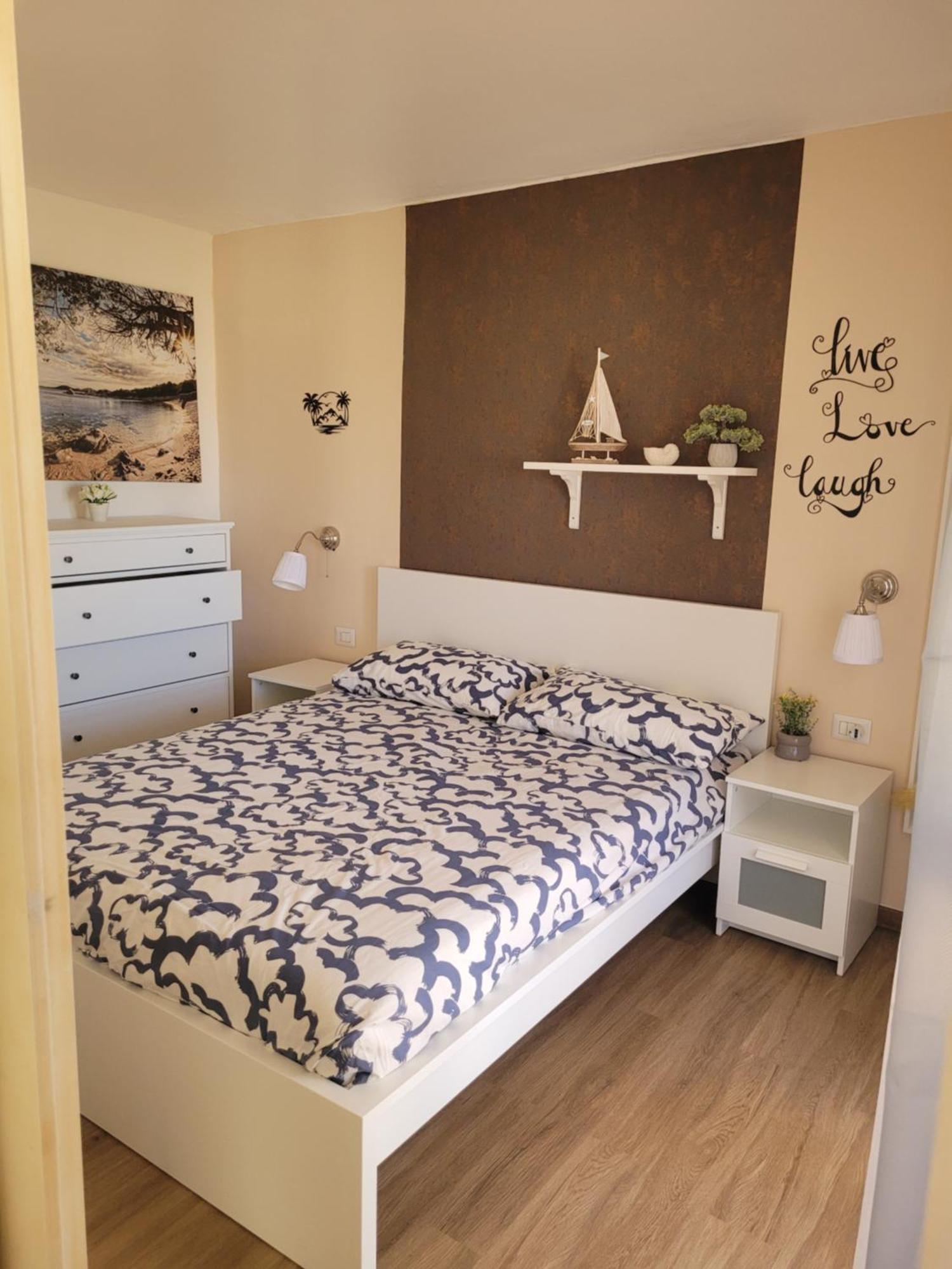 Surf House Mirice Apartment Vignola Mare ภายนอก รูปภาพ
