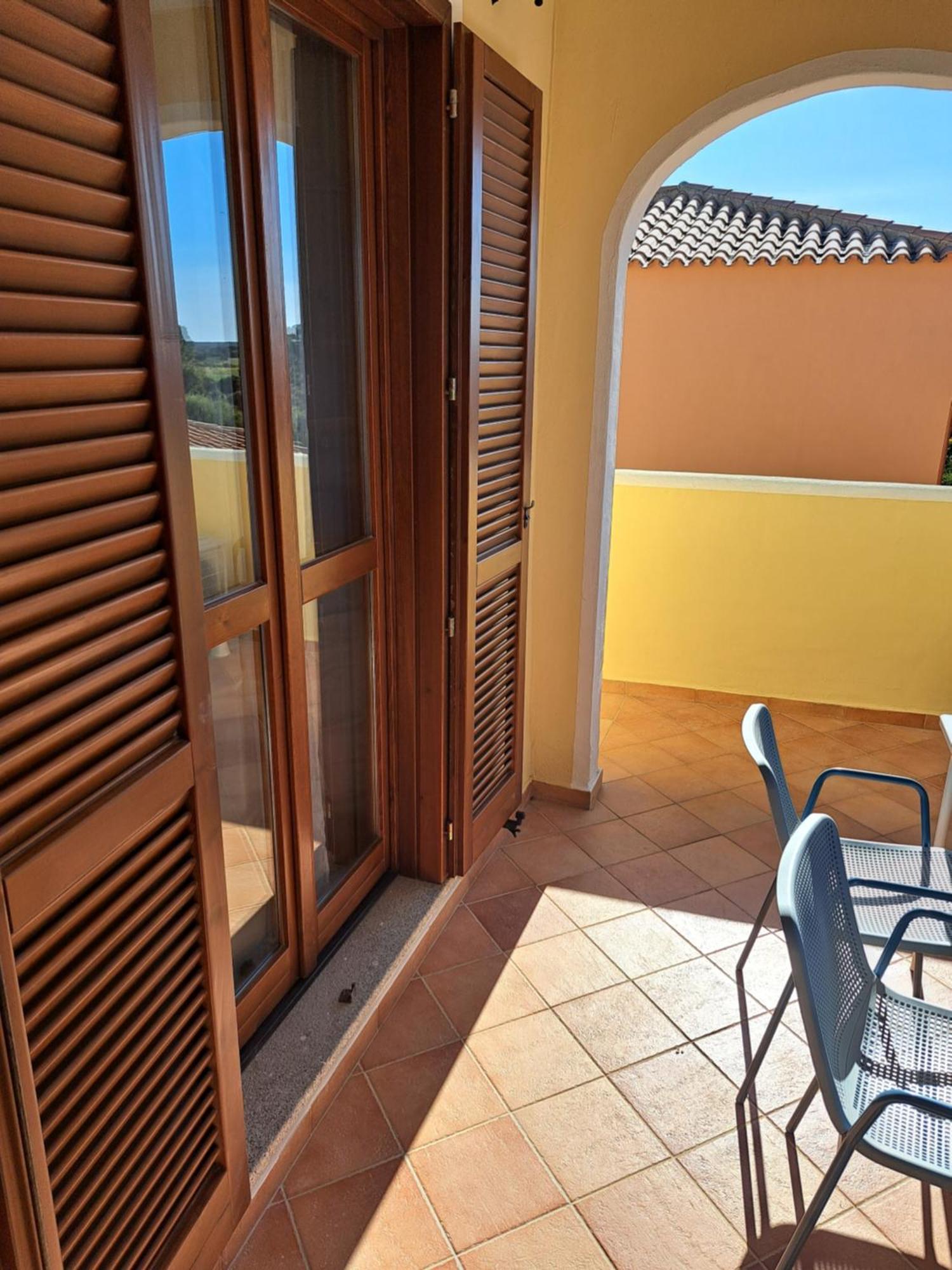 Surf House Mirice Apartment Vignola Mare ภายนอก รูปภาพ